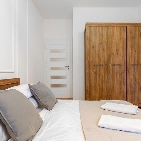 19 Dzielnica Kolejowa P&O Serviced Apartments Varşova Dış mekan fotoğraf